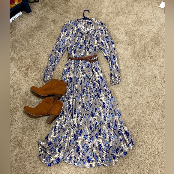a new day Dresses & Skirts - Long sleeve botanical grey and blue dress new without tags